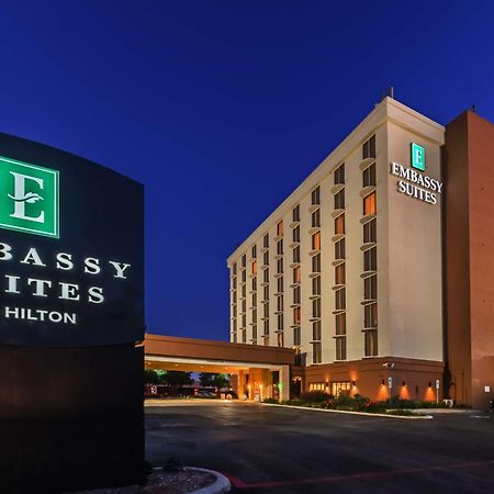 Embassy Suites By Hilton Dallas Market Center Экстерьер фото