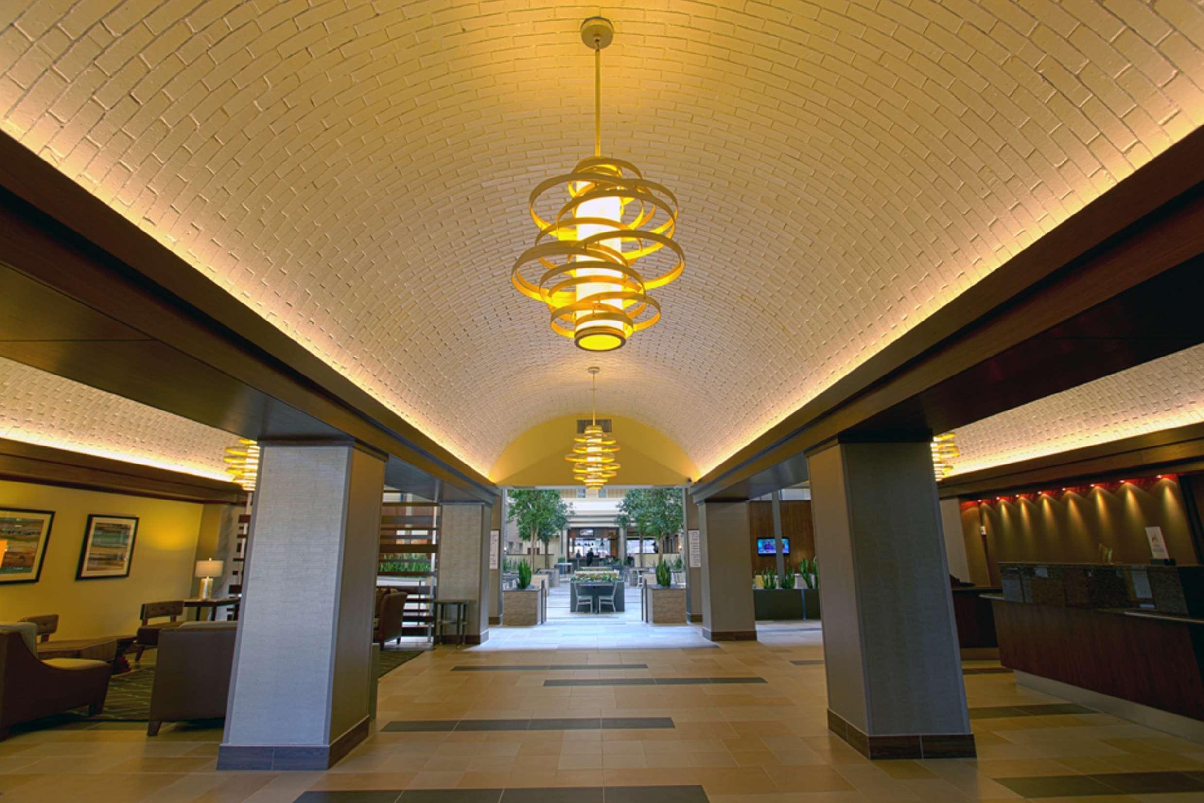 Embassy Suites By Hilton Dallas Market Center Интерьер фото