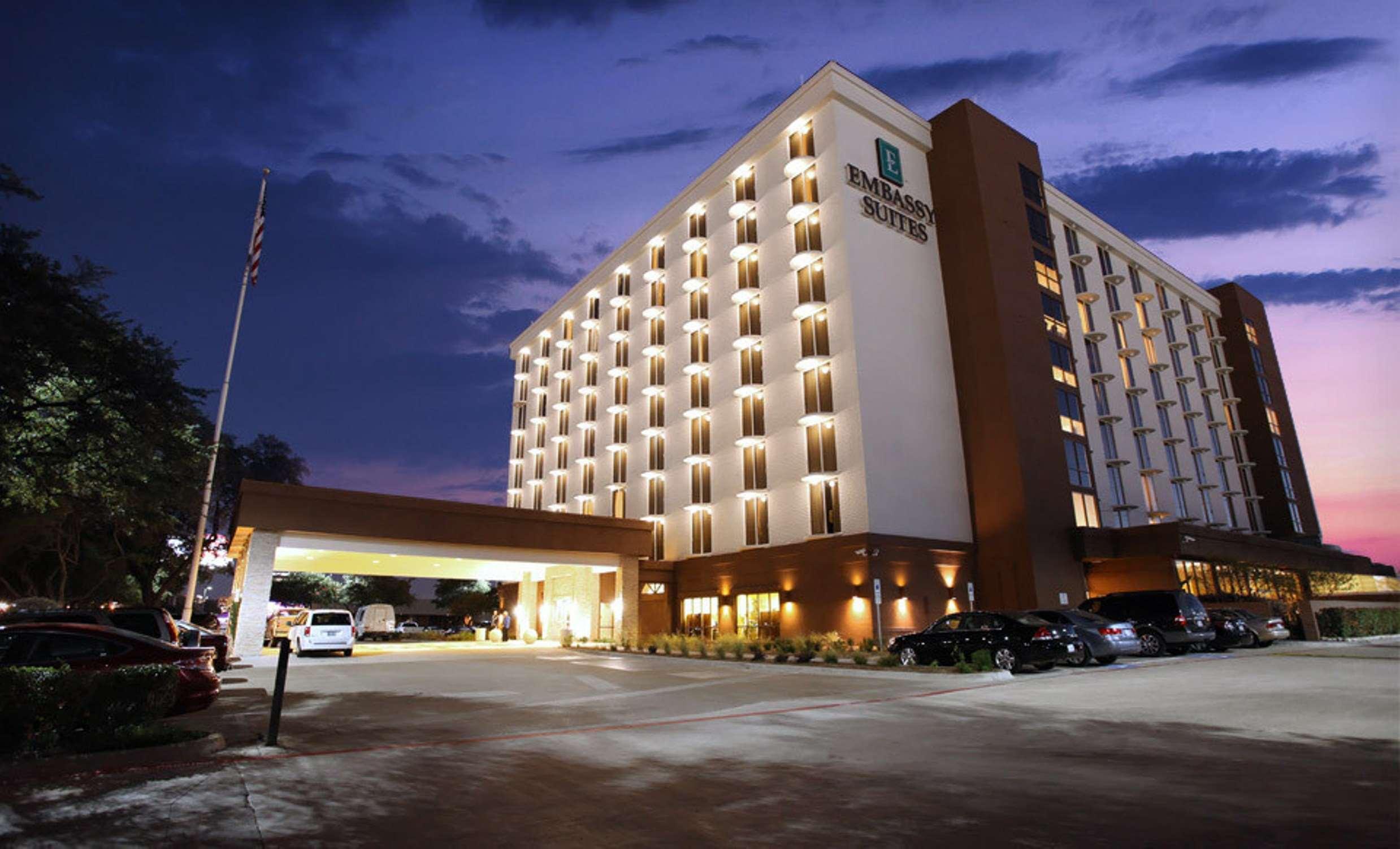 Embassy Suites By Hilton Dallas Market Center Экстерьер фото