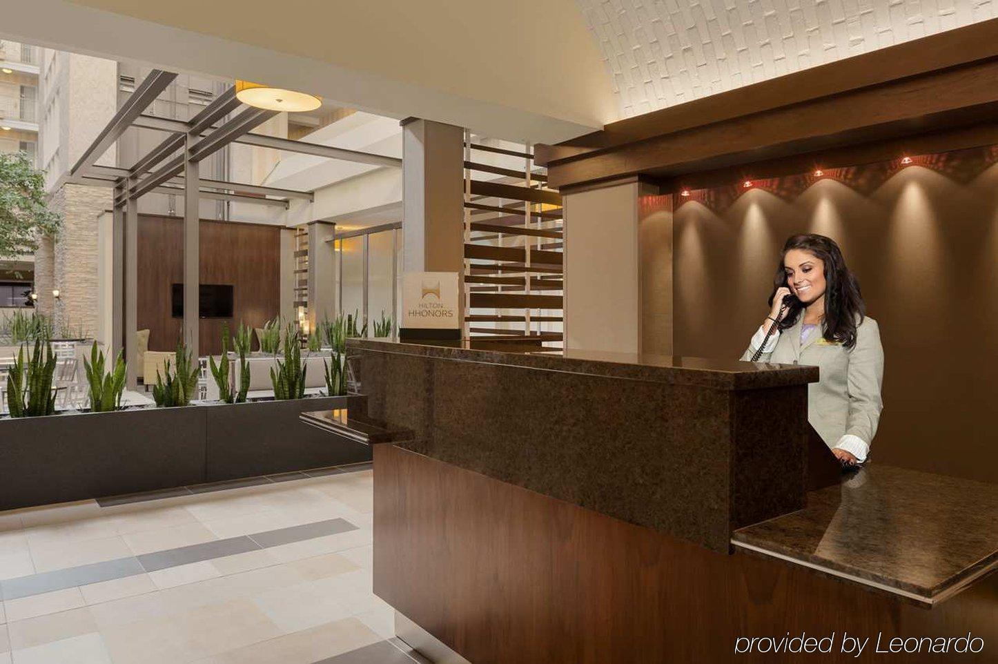 Embassy Suites By Hilton Dallas Market Center Интерьер фото